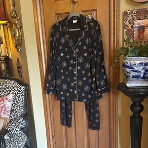 Women's Soma Snowflake Print Pajama set, size Large